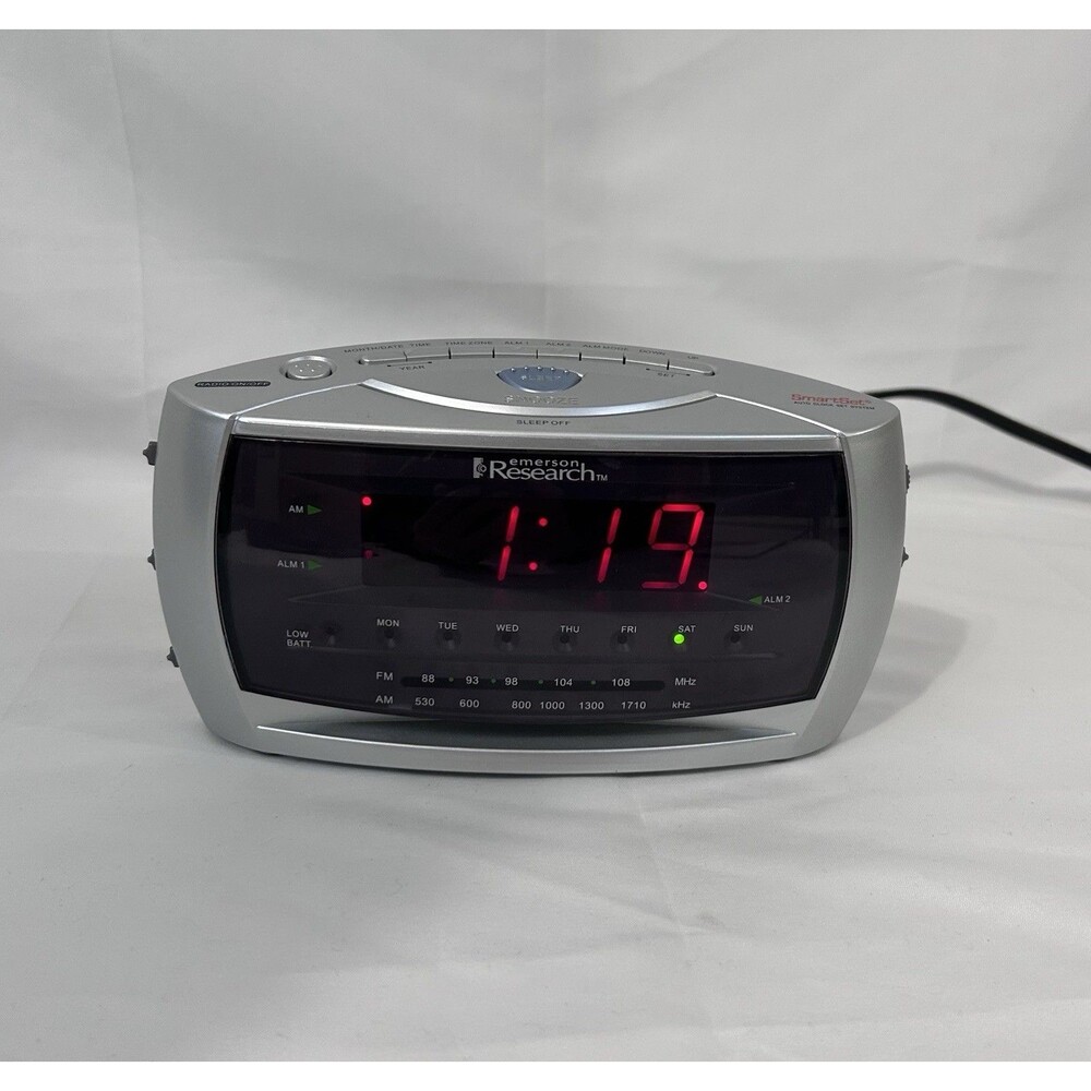 Emerson Research SmartSet Dual Setting AM/FM Radio Alarm Clock CKS3029 WORKING